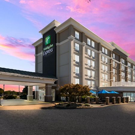 Holiday Inn Express Hotels- Hampton By Ihg Exterior photo